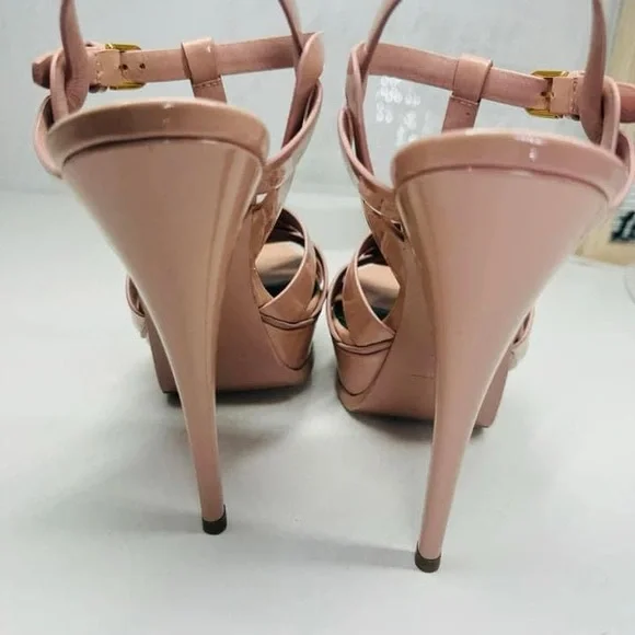 Yves Saint Laurent - Picture 7 of 10